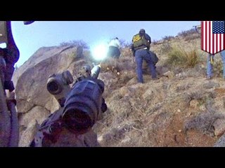 Скачать видео: Dos oficiales de Albuquerque enviados a juicio por asesinar a hombre sin hogar