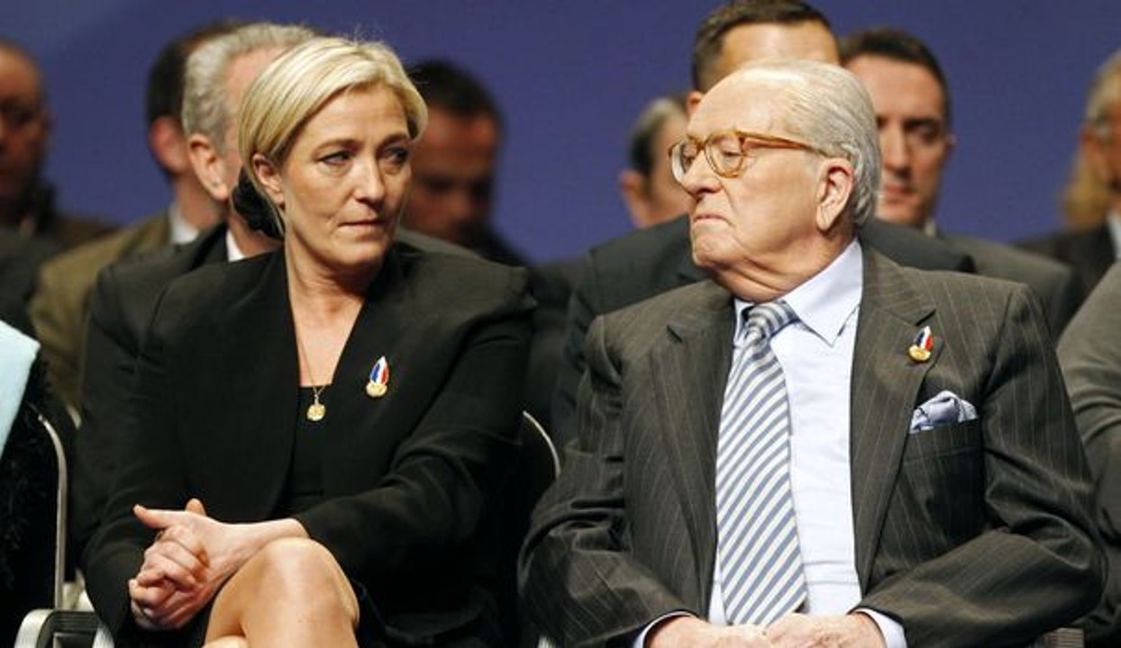Jean-Marie Le Pen : "Marine souhaite ma mort" - ZAPPING ACTU DU 10/04/2015