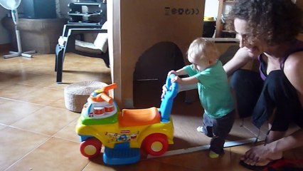 Soliman pousse son trotteur