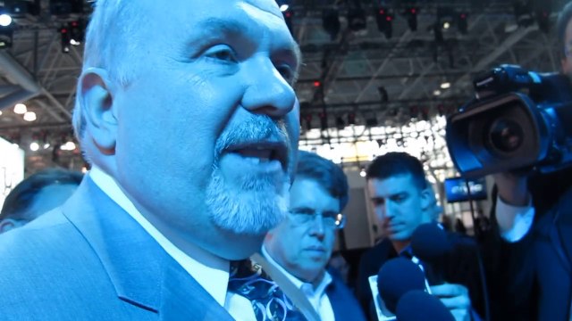 John Mendel, Exec VP American Honda, in NYC Reporter Scrum Bob Giles NewCarNews.TV