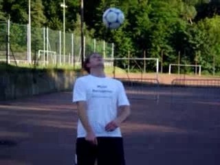 Jonglage freestyle avec ballon de foot