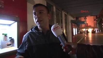 İzmir Atm'de Bulduğu Parayı Sahibine Teslim Etti