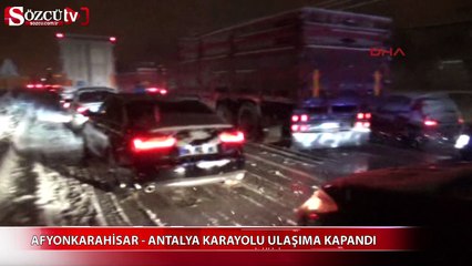 Afyonkarahisar'da kar yolları kapattı
