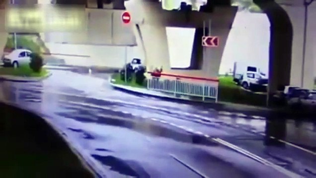 Incroyable : un Range Rover Evoque chute de 20 mètres, son conducteur est indemne