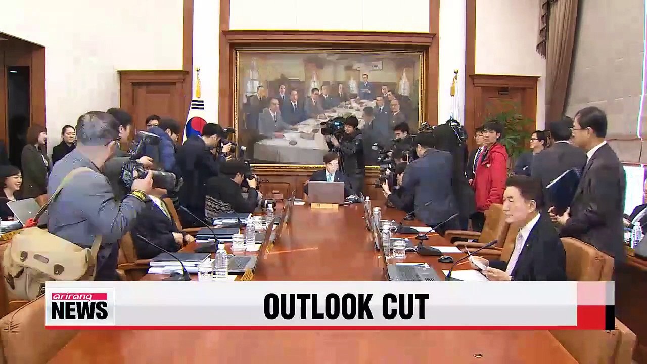 Korea's central bank cuts 2015 growth outlook to 3.1%