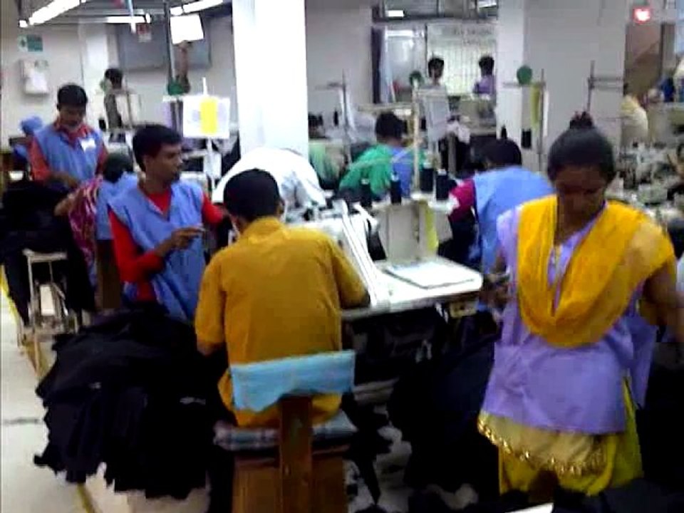 Usines textiles au Bangladesh (atelier couture)