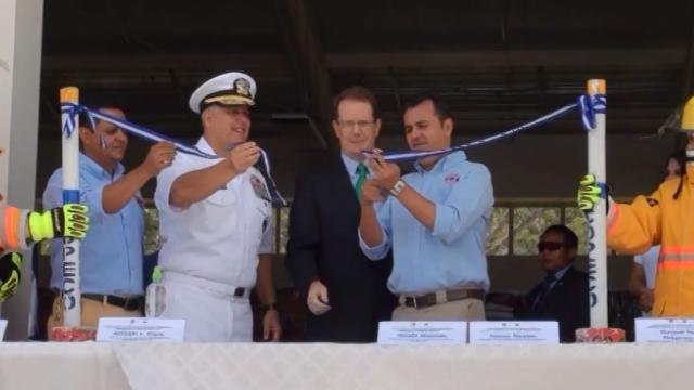 EE.UU. dona a Honduras equipo y centro de operación contra desastres naturales