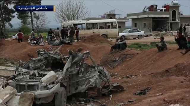 قتلى جراء تفجير سيارتين أمام مقرين للمعارضة بريف حلب