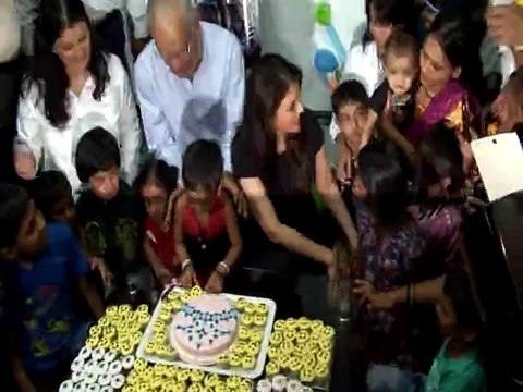 AISHWARYA RAI CELEBRATING 20 YEARS AS MISS WORLD With Smile Foundation Aishwarya Rai Bachchan