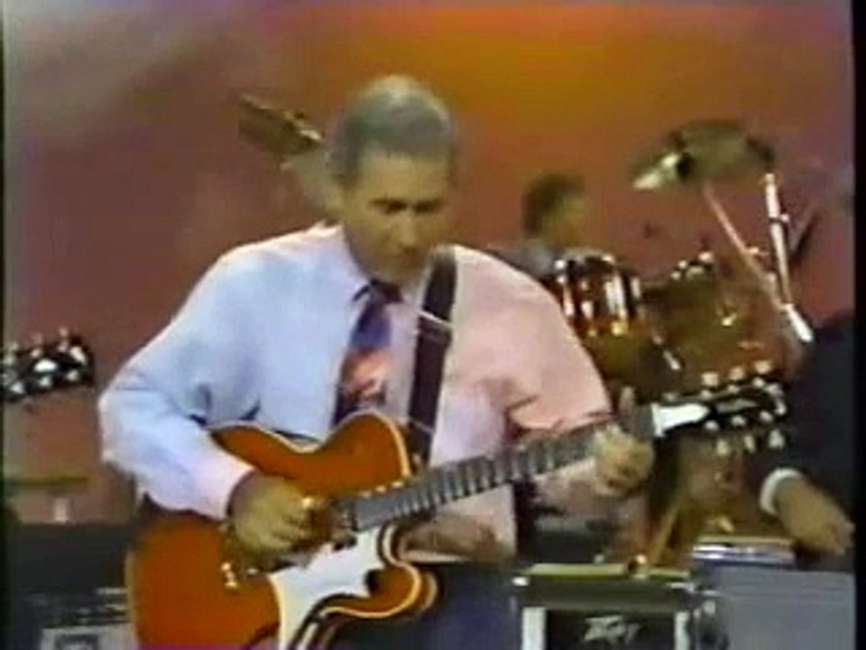 Chet Atkins  "Levee Walking "