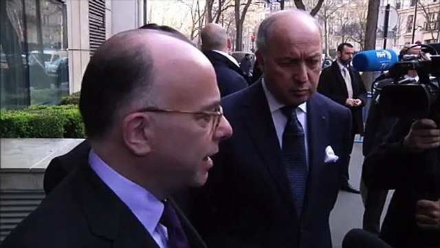 Cyberattaque sur TV5 Monde : la réaction de Cazeneuve et Fabius