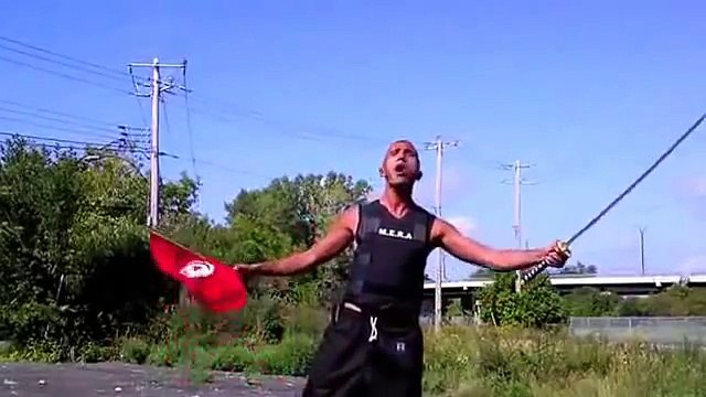 كارثة تونسية مائة ناقة لمن يأتيني بهذا الغلام حياً أو ميتاً هههههه