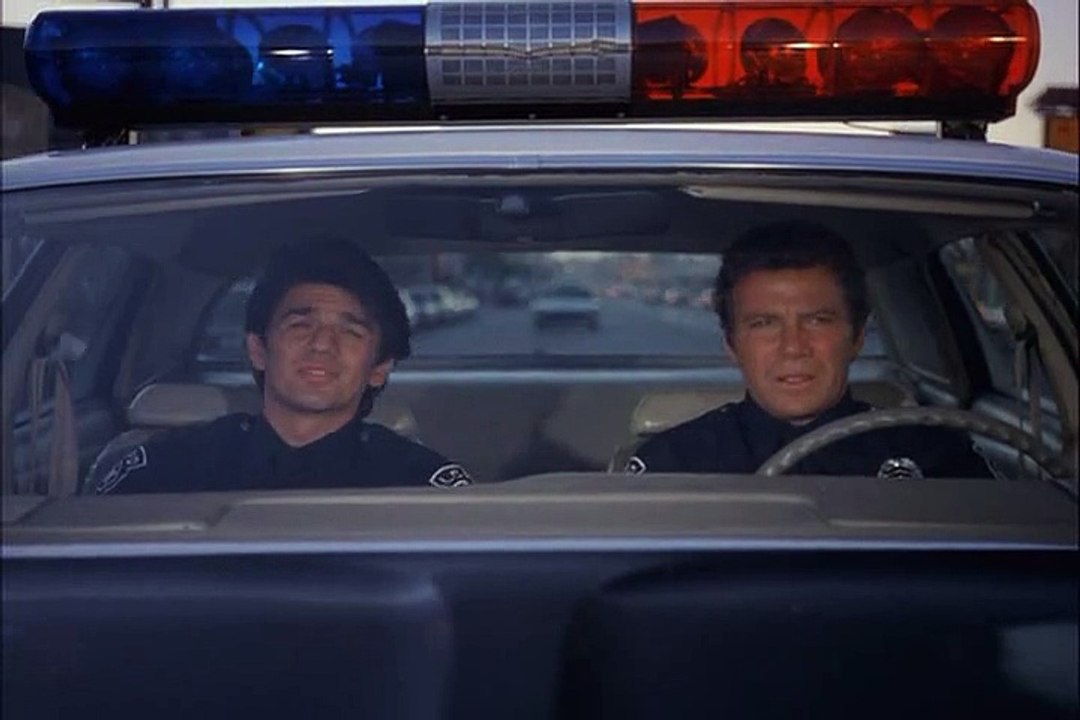 T.J Hooker - S1E04 - Hookers war