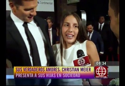 Christian Meier llegó con sus hijas a premiere de Asu Mare 2