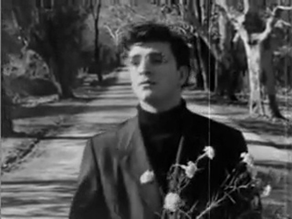 Bu Kara Toprak Nasıl Kıydı - Zeki Müren