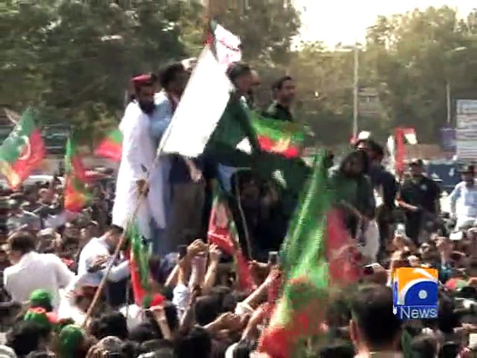 Politics of gun basic difference with Altaf: Imran Khan-Geo Reports-09 Apr 2015