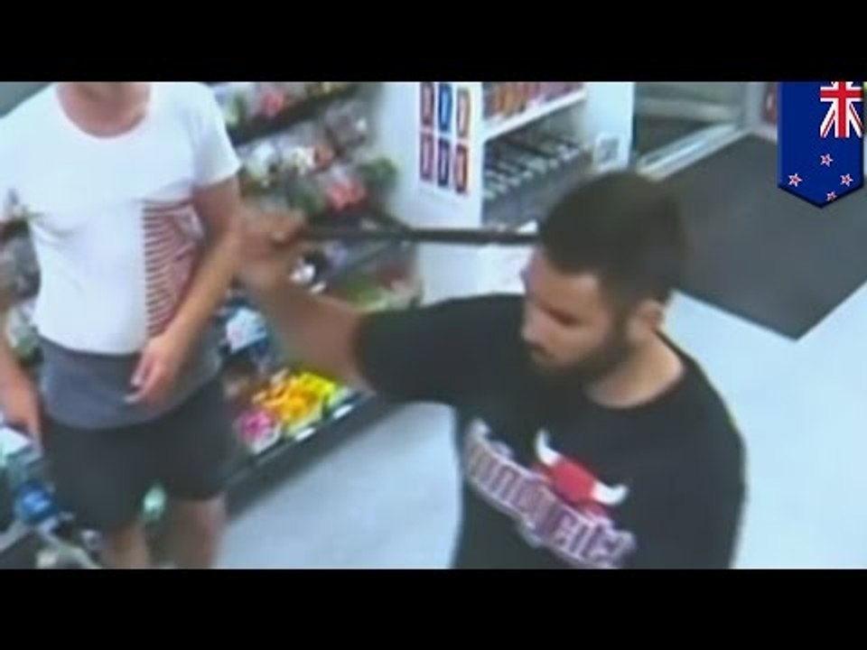 FRANKENSTEIN : Un homme avec une barre de fer dans la tête demande calmement de l’aide