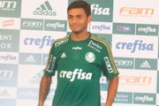 Cleiton Xavier é apresentado e diz que prioridade sempre foi o Palmeiras