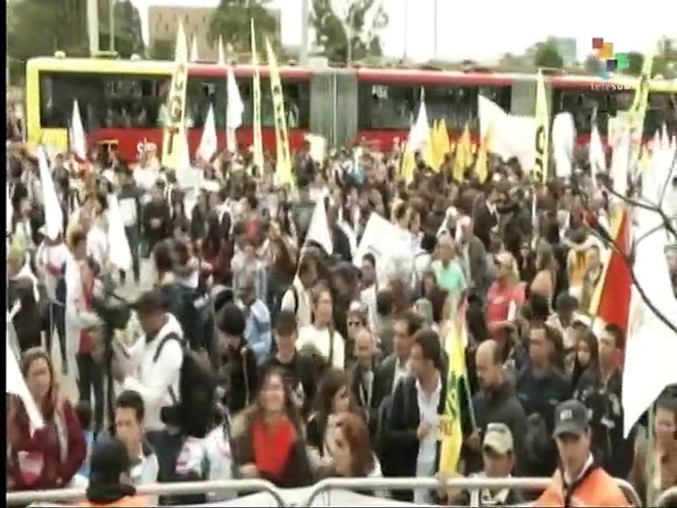 Colombia: Massive march for peace underway in Bogota