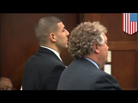 Эйрон Эрнандес совершил убийство из-за пролитого напитка