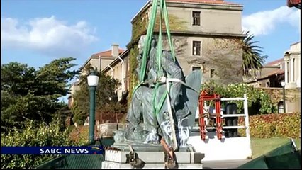 La statue de l'envahisseur Cecil Rhodes est déboulonnée de l'UCT