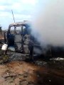 Bomberos de Ciudad Guayana apagan un incendio con tobos