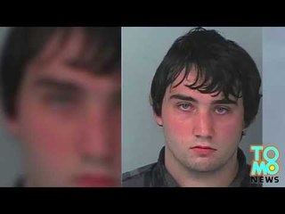 FÉTICHISME ÉTRANGE: Un homme a été filmé faire des câlins à un jouet