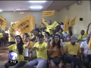 Villalta tuvo una agitada jornada en busca de votos en Limón