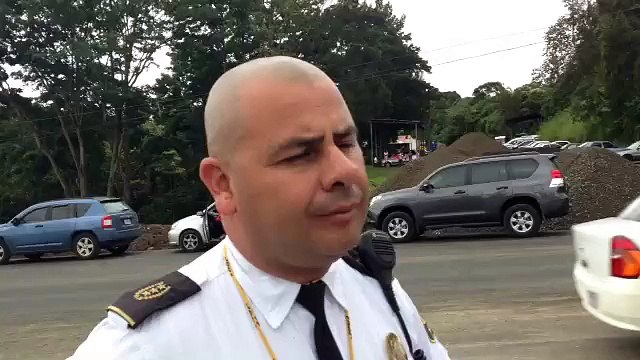 Paso regulado por puentes de Bailey de circunvalación con estricto control policial