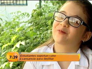 Niños y niños llenan de alegría las calles este 15 de setiembre