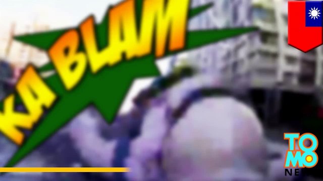 كاميرا تصور رجلاً مسناً مفي تايوان يقود سيارته بلا اكتراس ويتسبب بثلاث حوادث