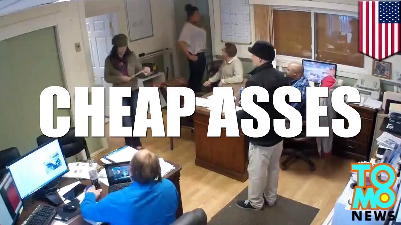 عامل توصيل بيتزا يجبر على رد 7دولار لأن أصحاب الطلبية بخلاء