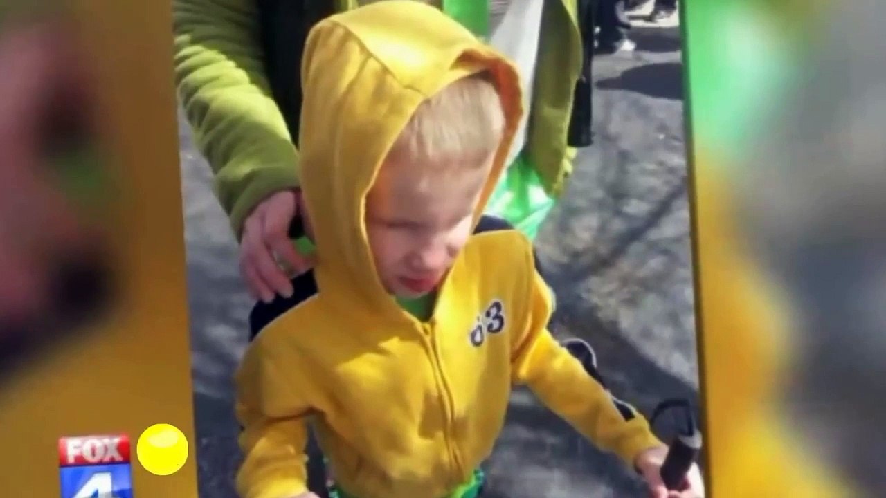 المدرسة تجبر طفلاً مكفوفاً على استخدام قطعة اسفنج بدلاً من العكاز