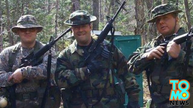 شرطي يهدد شخصاً بريء بالتغوط على عنقه قائلاً أنه سينزع له رأسه