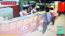 رجل يقوم بطعن الناس عشوائياً في جنوب الصين