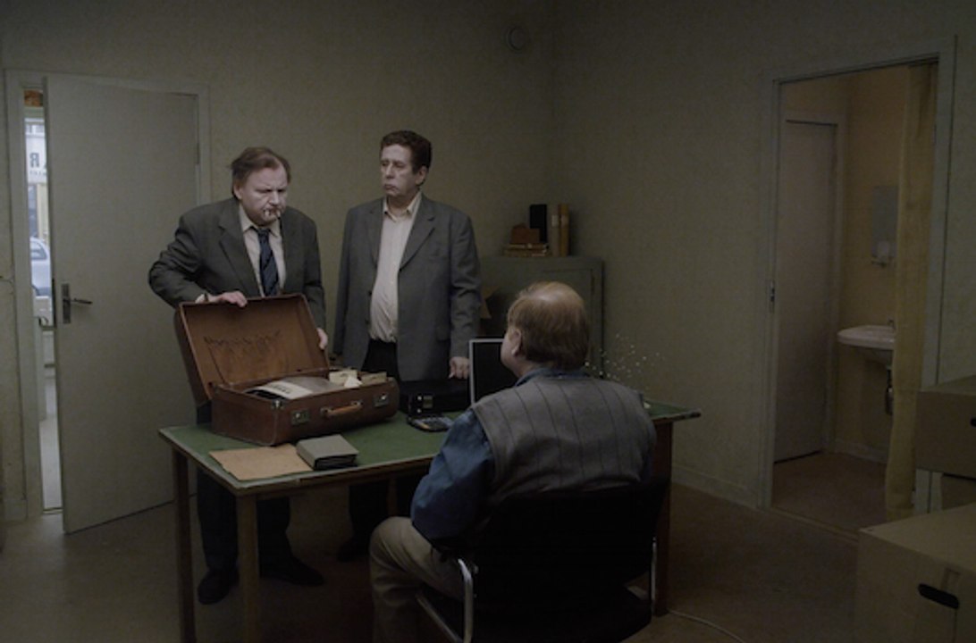 Bande-annonce : Un Pigeon perché sur une Branche philosophait sur l'Existence - VOST