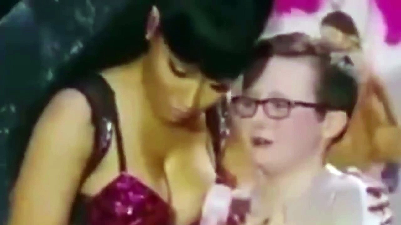 Thug Life Nicki Minaj Makes Irish Kid's Dream Comes True! 2015