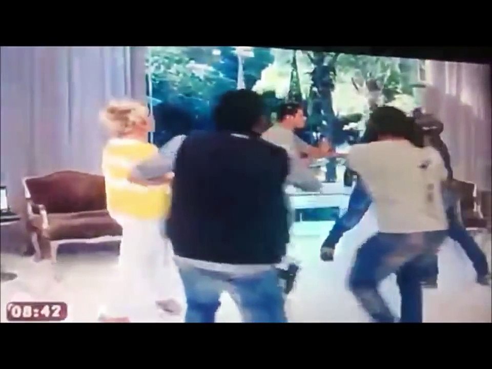 Briga ao vivo no programa mais voce da  Ana maria braga 06 08 2014