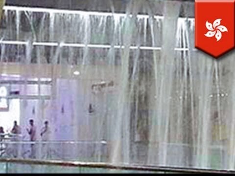 Гигантские градины разрушили гонконгский торговый центр