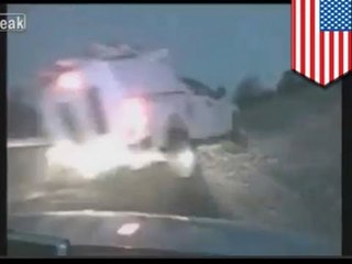 В штате Айова полицейского едва не убил пролетающий мимо грузовик