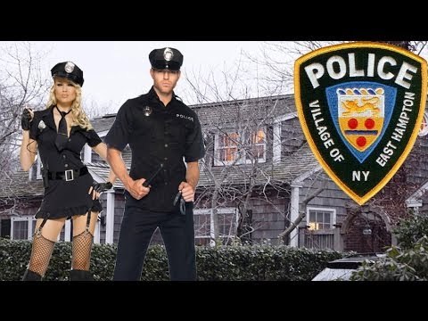 Полицейские пробрались в чужой дом, чтобы заняться сексом