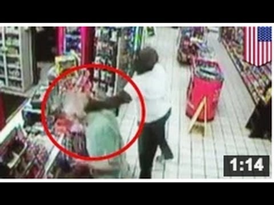 VIDEO: Un homme est filmé donner un coup de poing à un vétéran de 77 ans