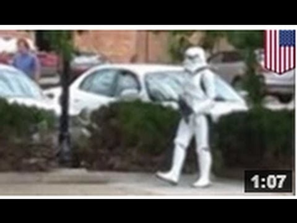 STAR WARS 7: Un soldat d'assaut se fait arrêter pour avoir marché dans les rues