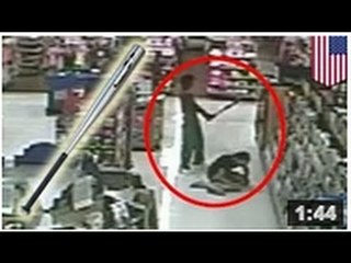 Un individu se rend dans un supermarché et donne un coup de batte de baseball à une cliente