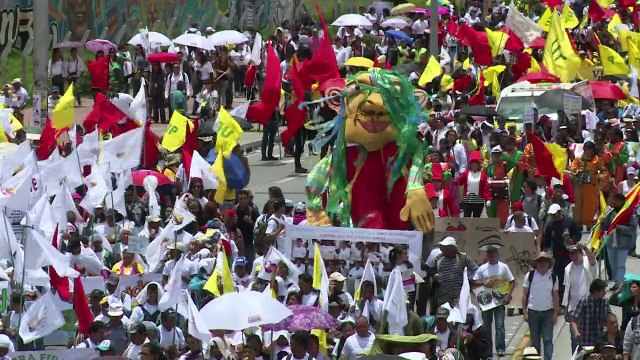 Santos extiende el cese de bombardeos a las FARC