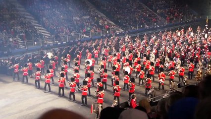 Edinburgh Tattoo 2010 Finale - Scotland the Brave HD