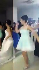 أحلى رقصة حفل زفاف تشهدها في حياتك