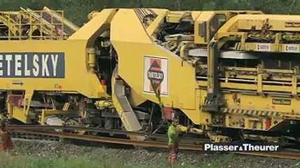 Amazing Machine Building the railway track.
