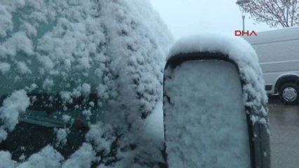 Ankara'da Kar Yağışı Etkisini Sürdürüyor