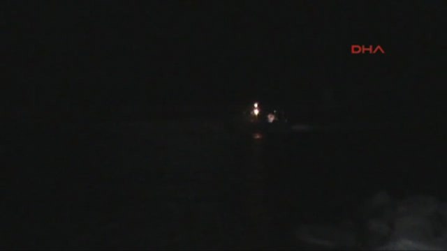 Bodrum Dalgalı Denizde Lastik Bottaki 18 Kaçağı Sahil Güvenlik Kurtardı